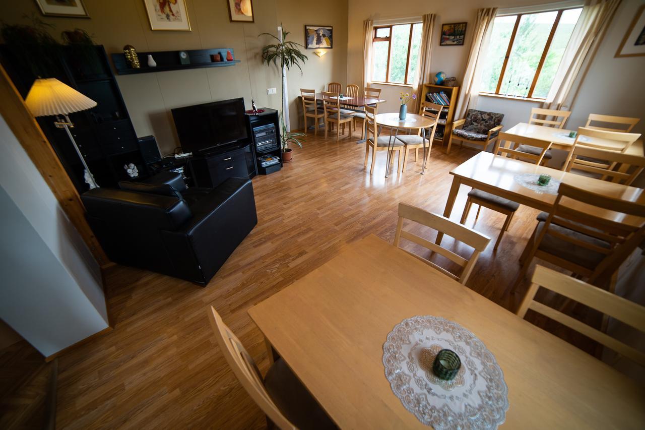 Arbot Hostel ฮูซาวิก ภายนอก รูปภาพ